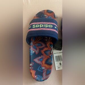 Brand New Never worn Adidas Sandals size 8